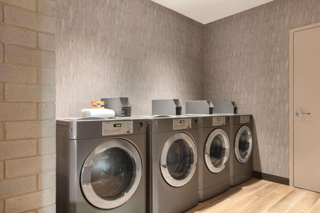 Home2 Suites By Hilton Milwaukee West West Allis Buitenkant foto