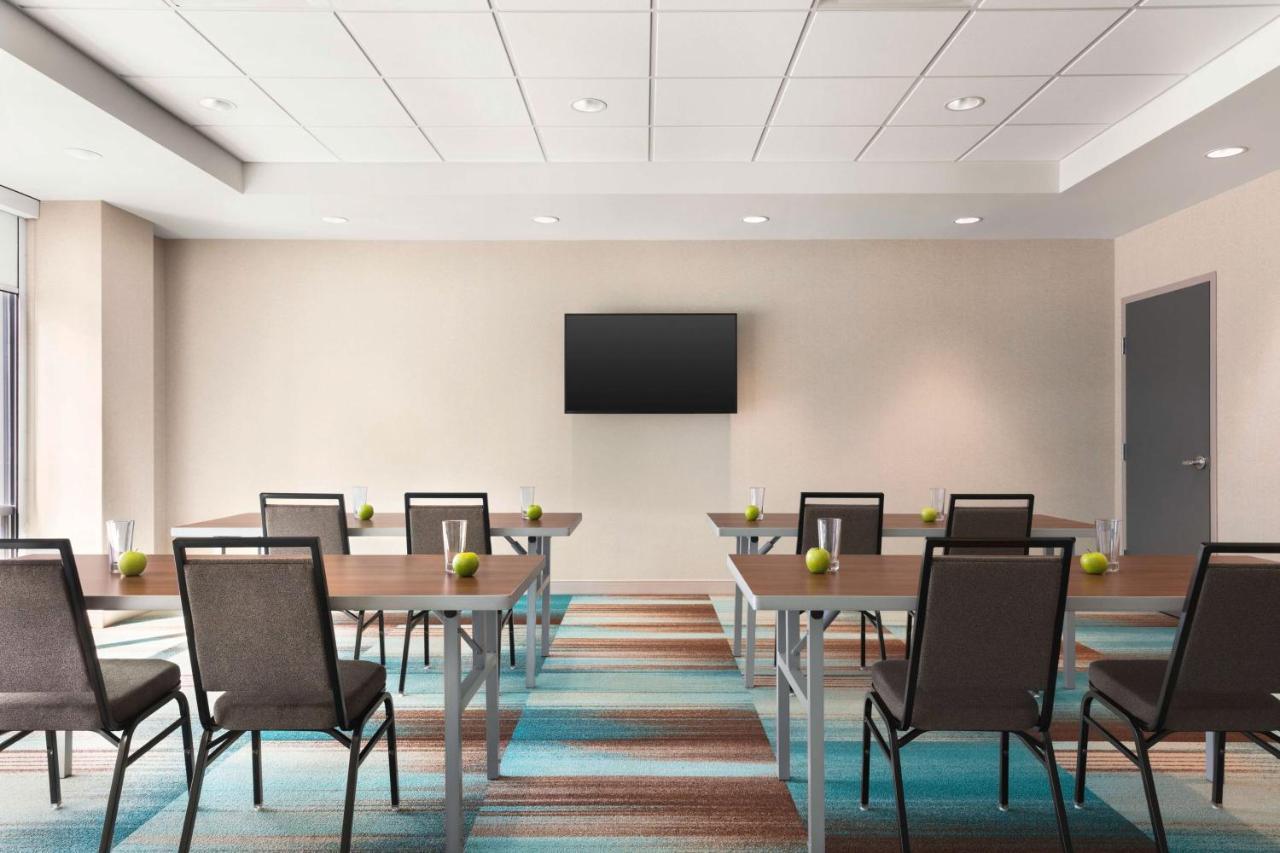 Home2 Suites By Hilton Milwaukee West West Allis Buitenkant foto